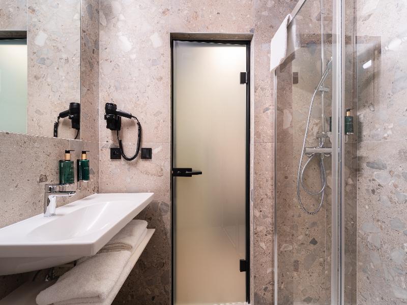 EA Hotel Julis image