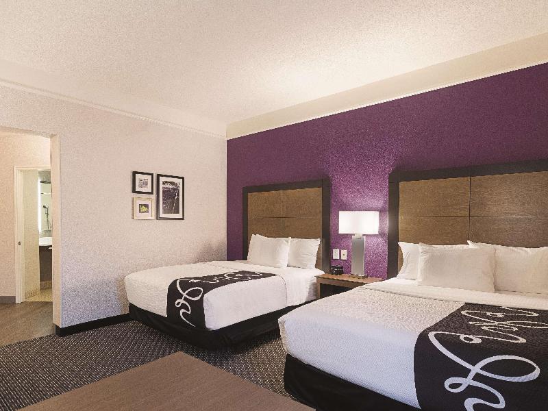 La Quinta Inn & Suites Oklahome City Nw Expressway image