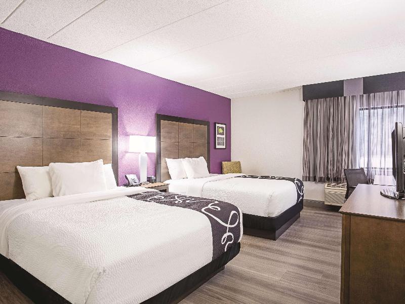 La Quinta Inn & Suites Baltimore North image