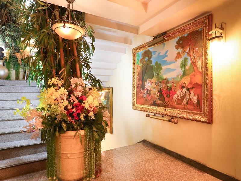 Diamond City Hotel image