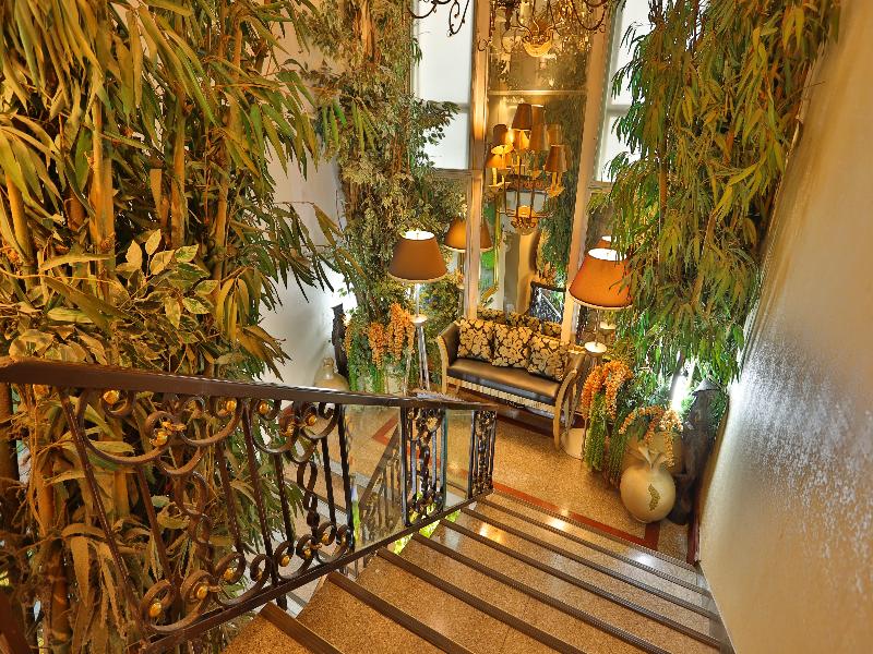 Diamond City Hotel image