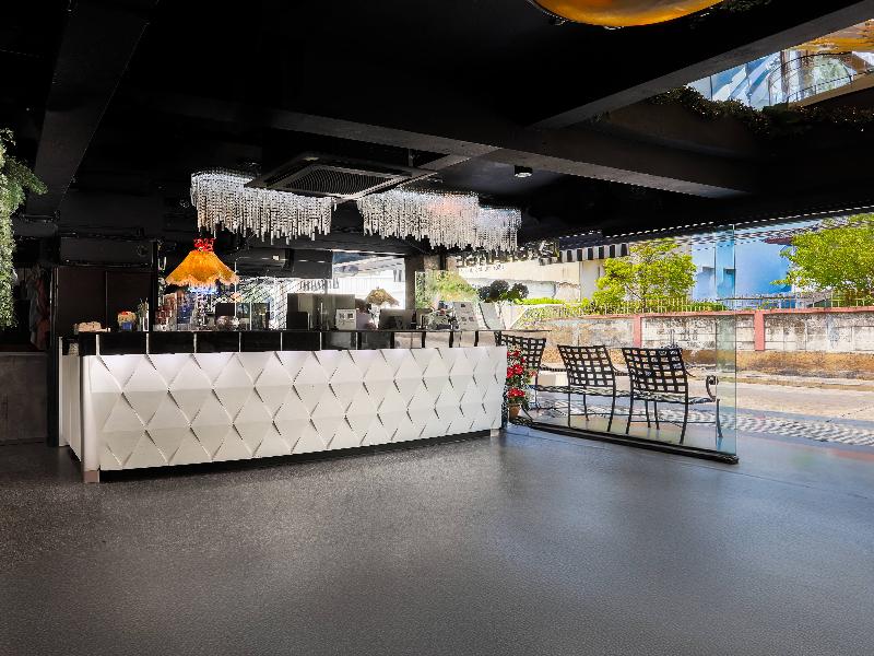 Diamond City Hotel image
