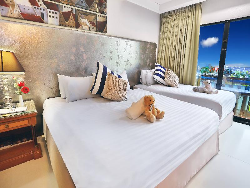Diamond City Hotel image