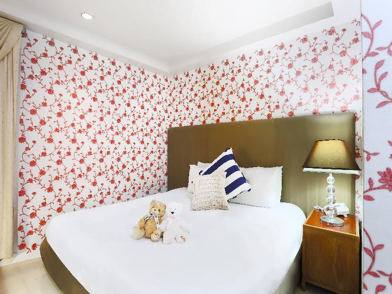 Diamond City Hotel image