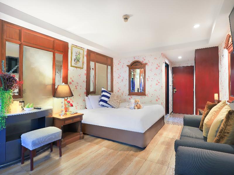 Diamond City Hotel image