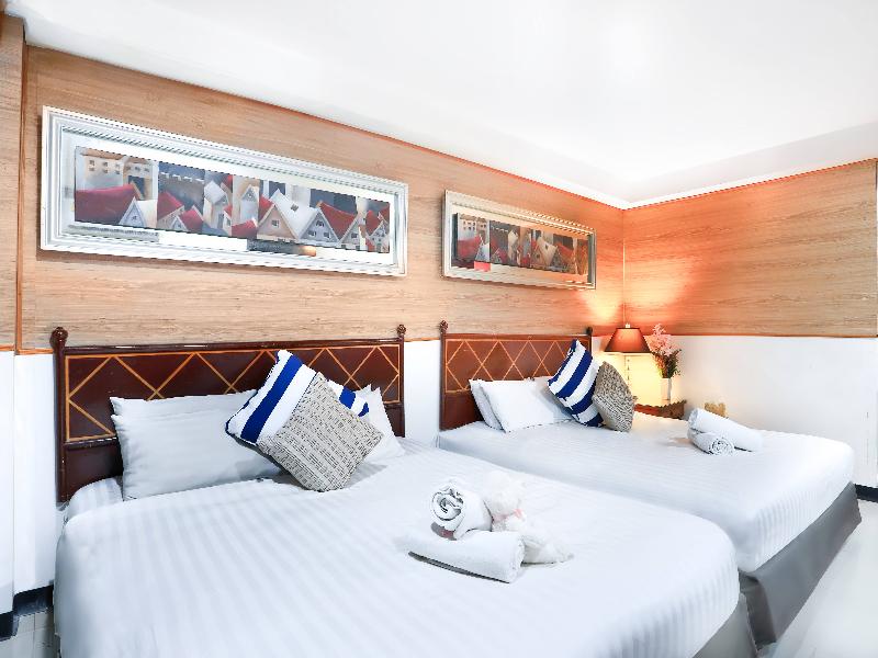 Diamond City Hotel image
