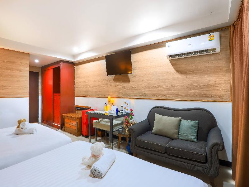 Diamond City Hotel image