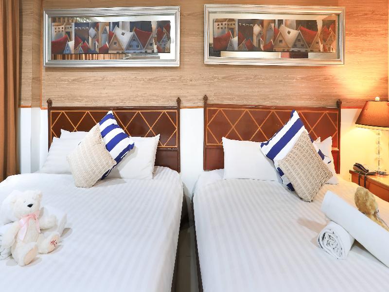 Diamond City Hotel image