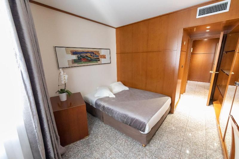 Stay in style at Goldstar Suites