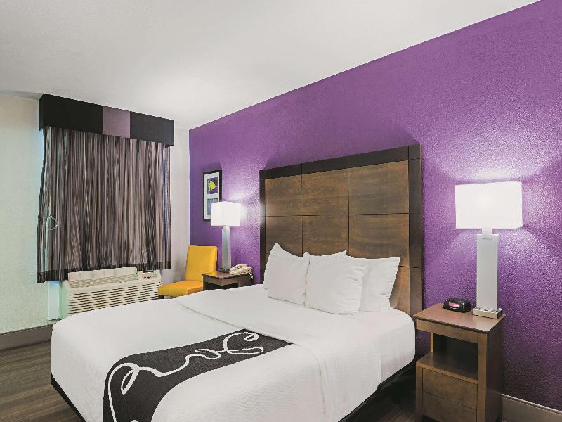 Wingate by Wyndham Galveston Beachfront at Seawall image