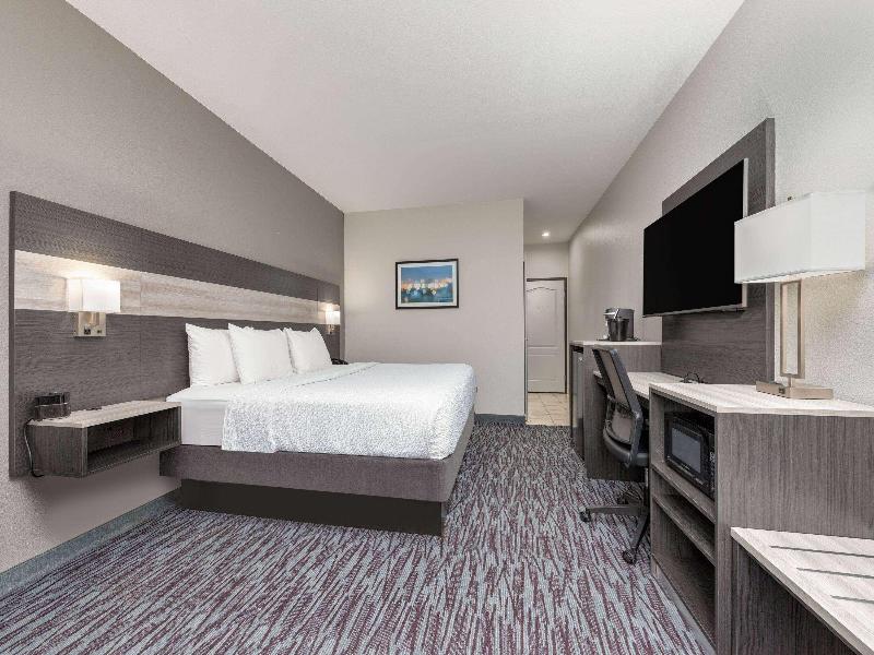 La Quinta Inn & Suites Allen at the Village image