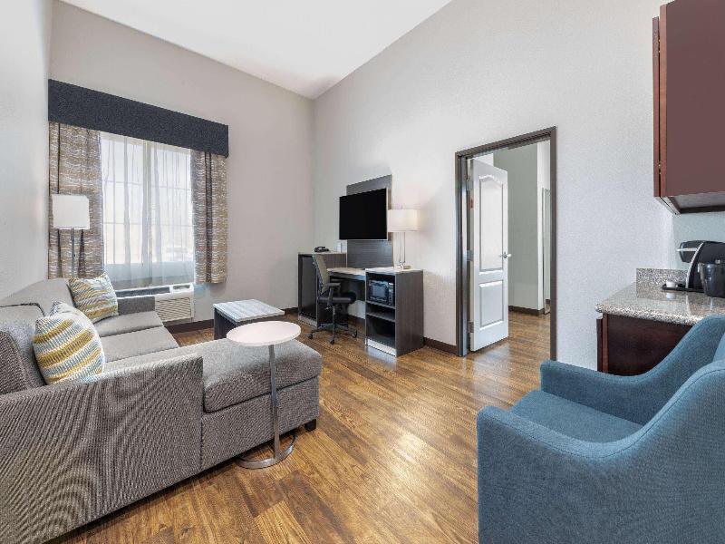 La Quinta Inn & Suites Allen at the Village image