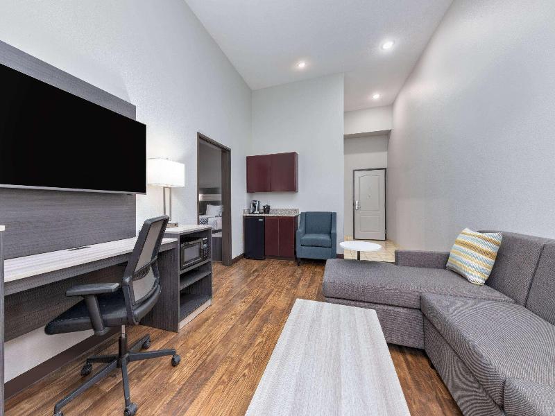 La Quinta Inn & Suites Allen at the Village image