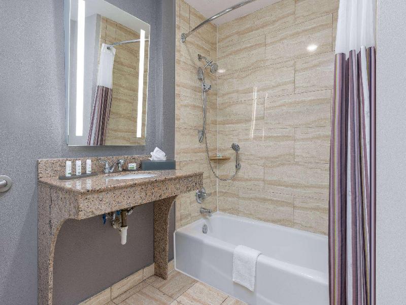La Quinta Inn & Suites Allen at the Village image