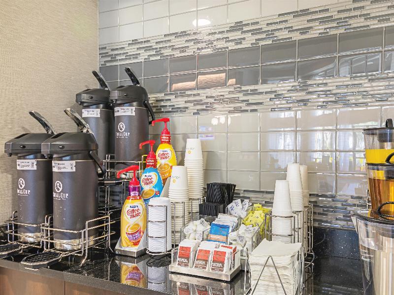 La Quinta Inn & Suites Austin Airport image