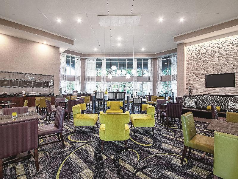 La Quinta Inn & Suites Austin Airport image