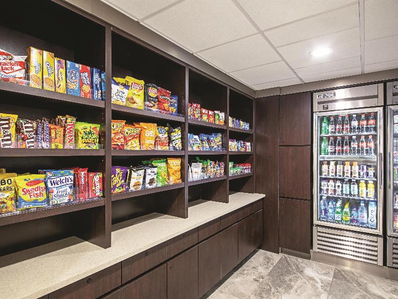 La Quinta Inn & Suites Austin Airport image