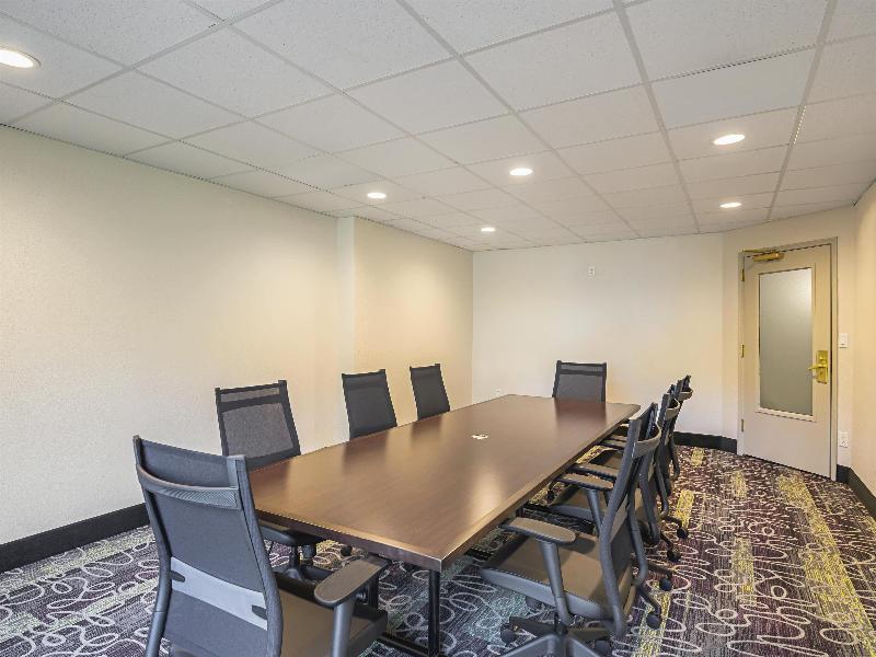 La Quinta Inn & Suites Austin Airport image