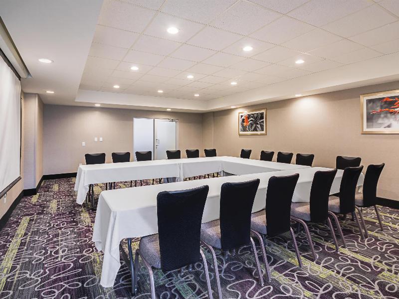La Quinta Inn & Suites Austin Airport image