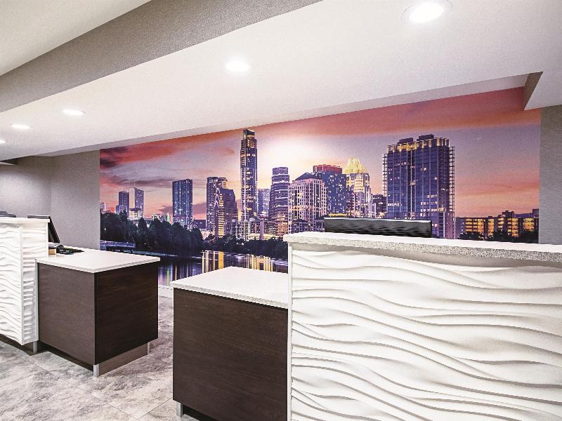 La Quinta Inn & Suites Austin Airport image
