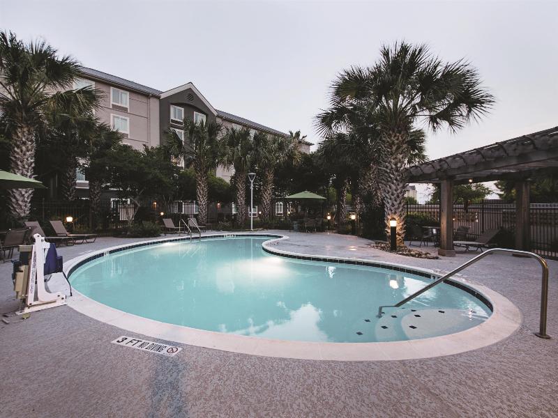 La Quinta Inn & Suites Austin Airport image
