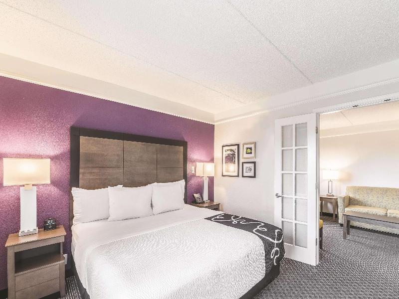La Quinta Inn & Suites Austin Airport image