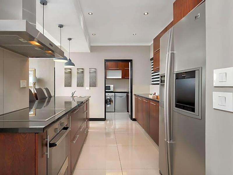 VIP Living Luxury Hotel Apartments image