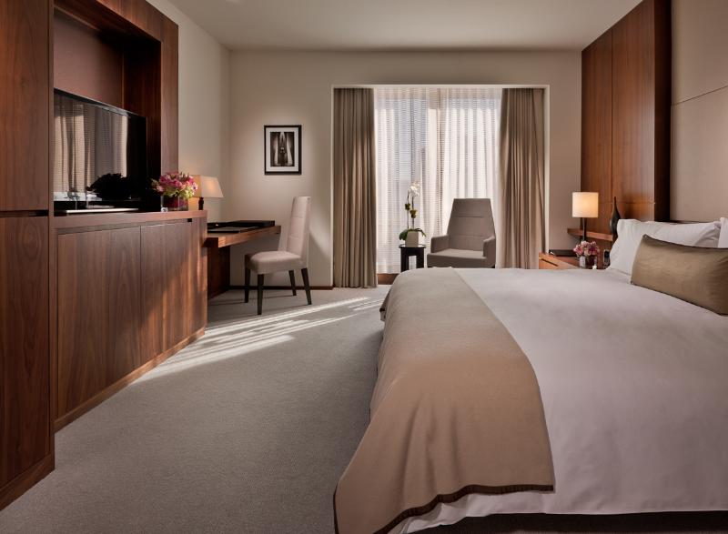 The Langham New York Fifth Avenue image