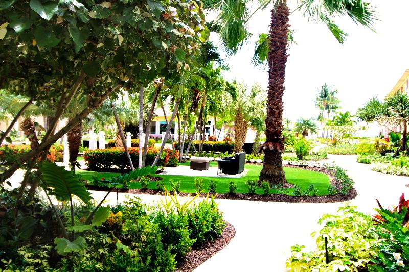 Holiday Inn Resort Grand Cayman  image