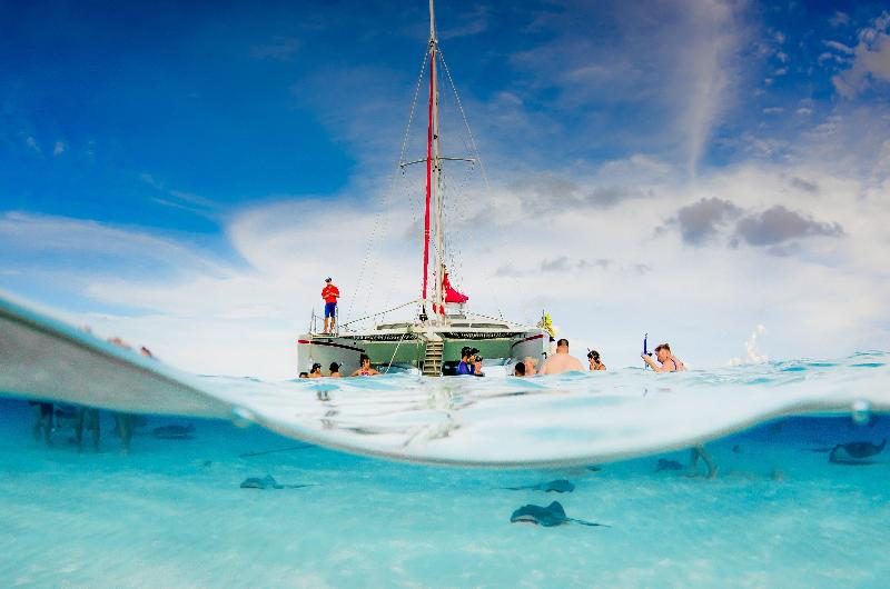 Holiday Inn Resort Grand Cayman  image