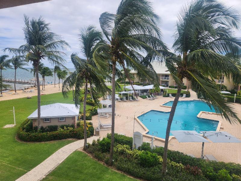 Holiday Inn Resort Grand Cayman  image