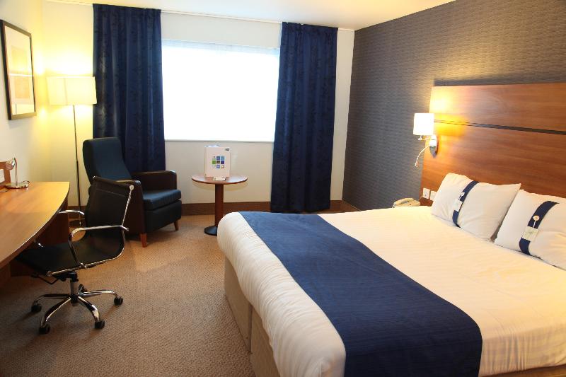 Holiday Inn Express Braintree image