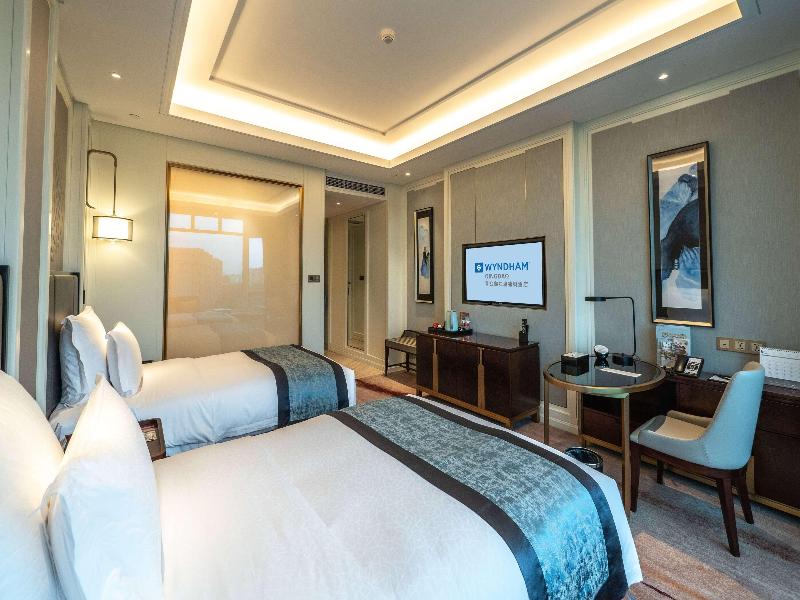 Wyndham Qingdao image