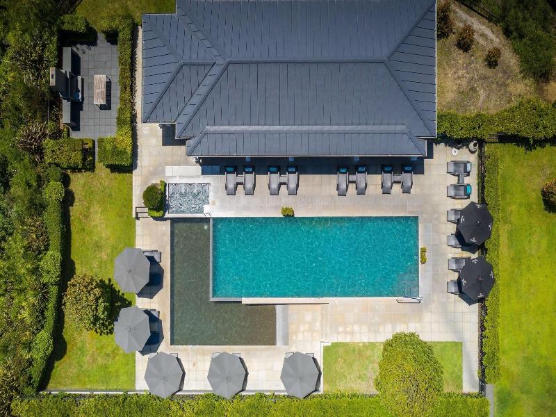 Hilton Lake Taupo image