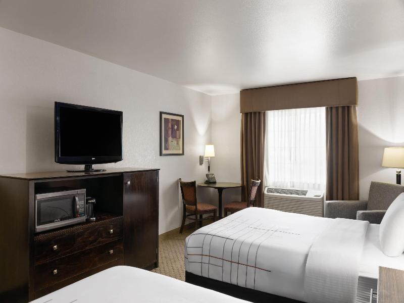 Room TWO QUEEN BEDS NON SMOKING