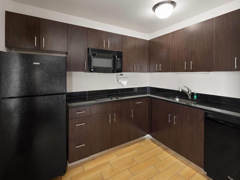 DOUBLE DELUXE WITH KITCHENETTE — photo 4