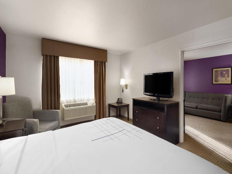 SUITE KING BED NON SMOKING