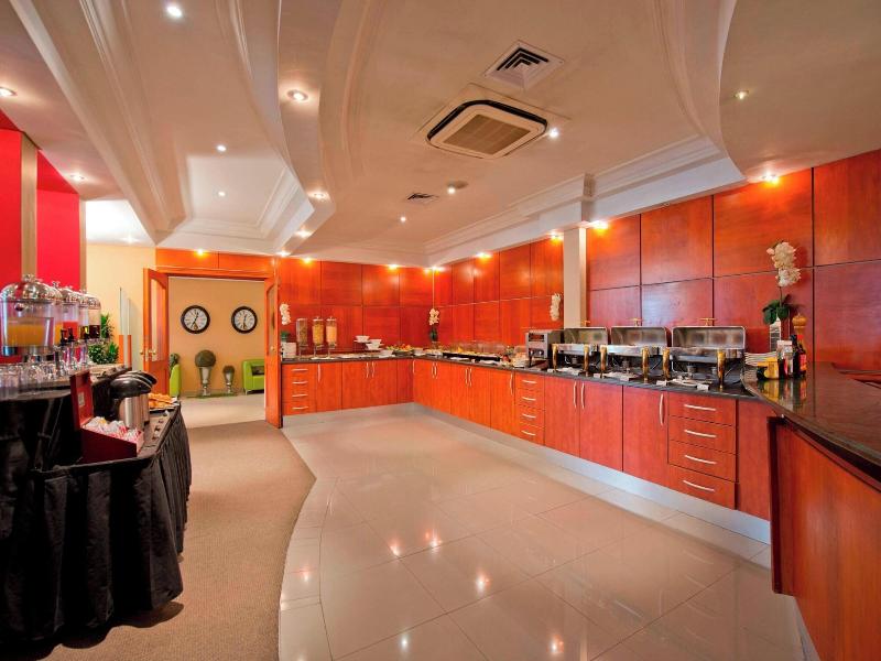 Protea Hotel Windhoek Fürstenhof image