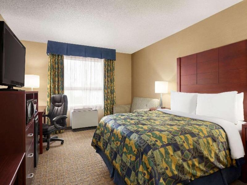 Travelodge By Wyndham Oshawa Whitby image
