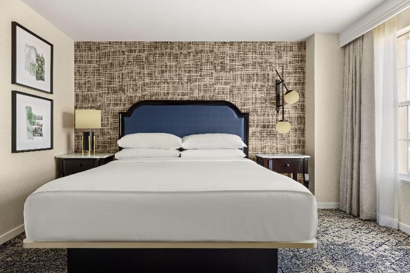 Sheraton Suites Galleria image
