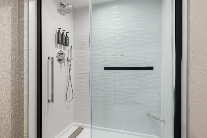 Sheraton Suites Galleria image