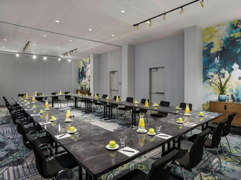 Colee, Atlanta Buckhead, Autograph Collection image