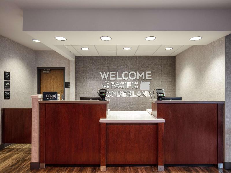 Hampton Inn Medford image
