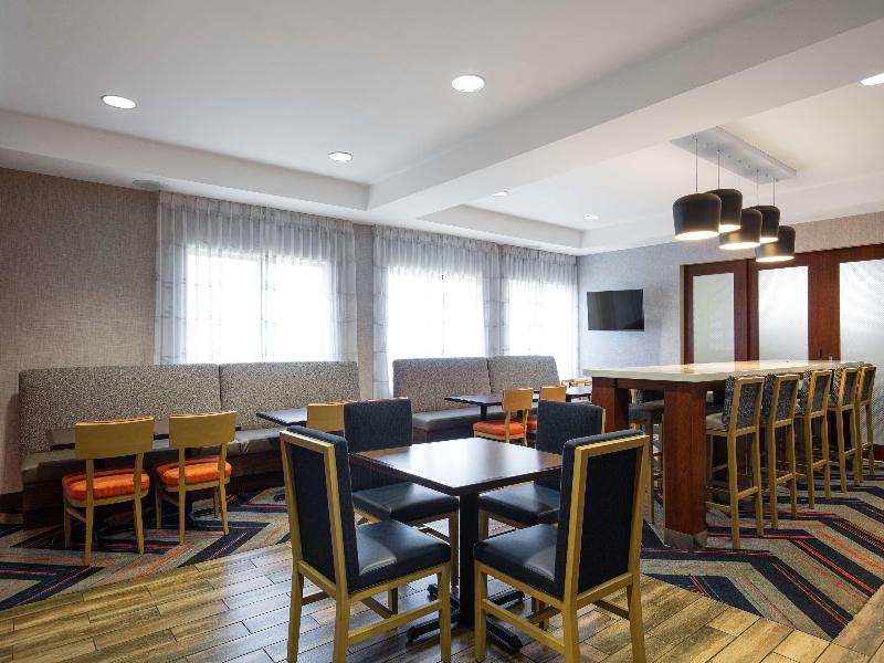 Hampton Inn Medford image
