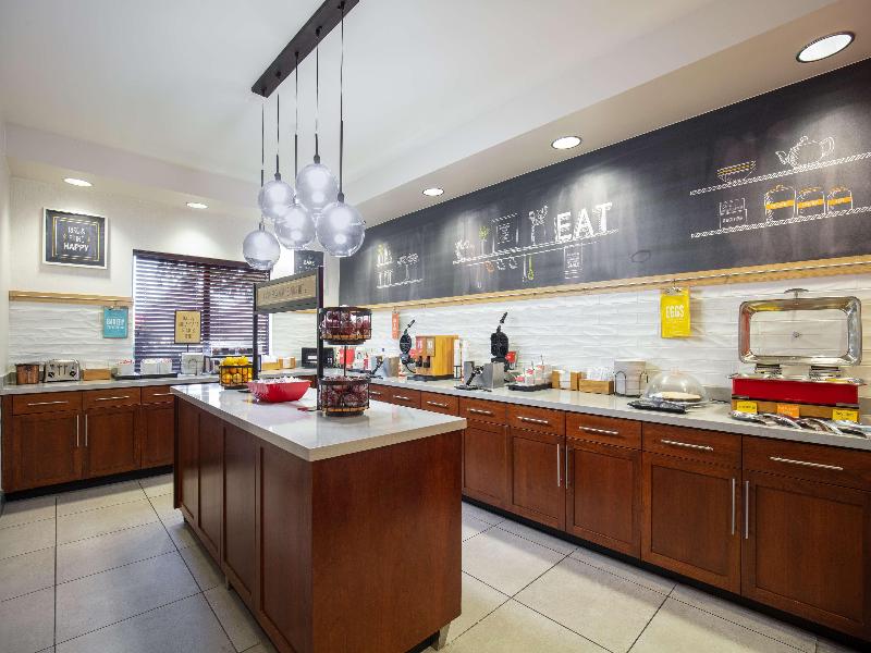 Hampton Inn Medford image