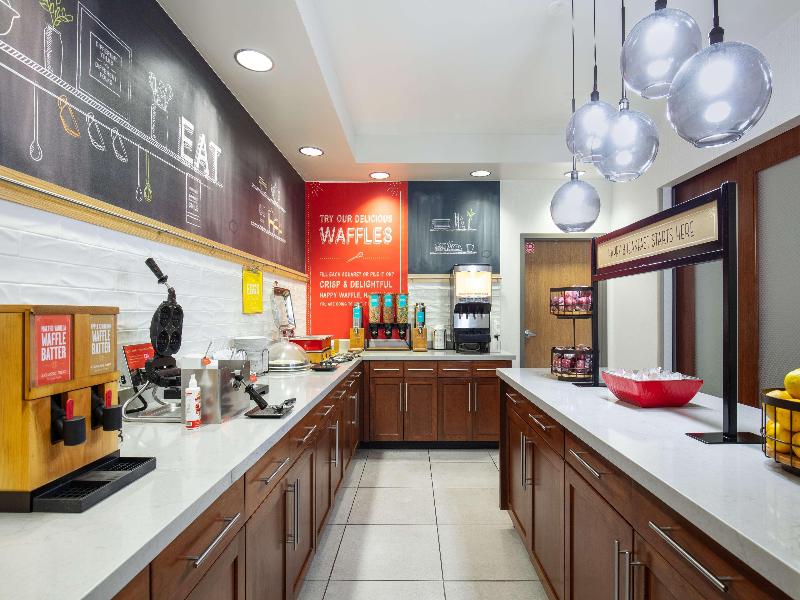 Hampton Inn Medford image
