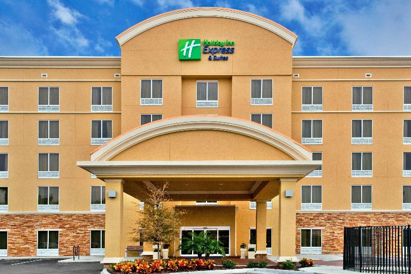 Holiday Inn Express & Suites Largo-Clearwater IHG image