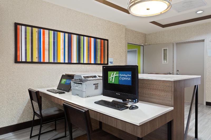 Holiday Inn Express & Suites Largo-Clearwater IHG image