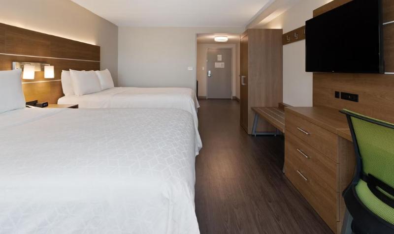 Holiday Inn Express & Suites Largo-Clearwater IHG image
