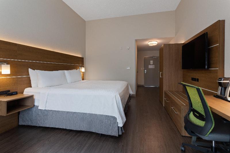 Holiday Inn Express & Suites Largo-Clearwater IHG image